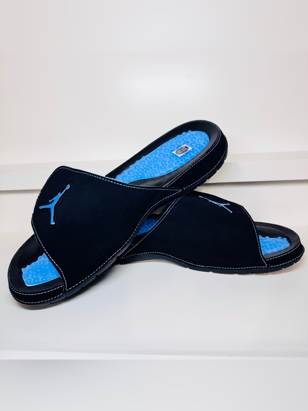 Jordan Hydro 5 Retro Slides Black University Blue Size 9 Brand New - Picture 7 of 13
